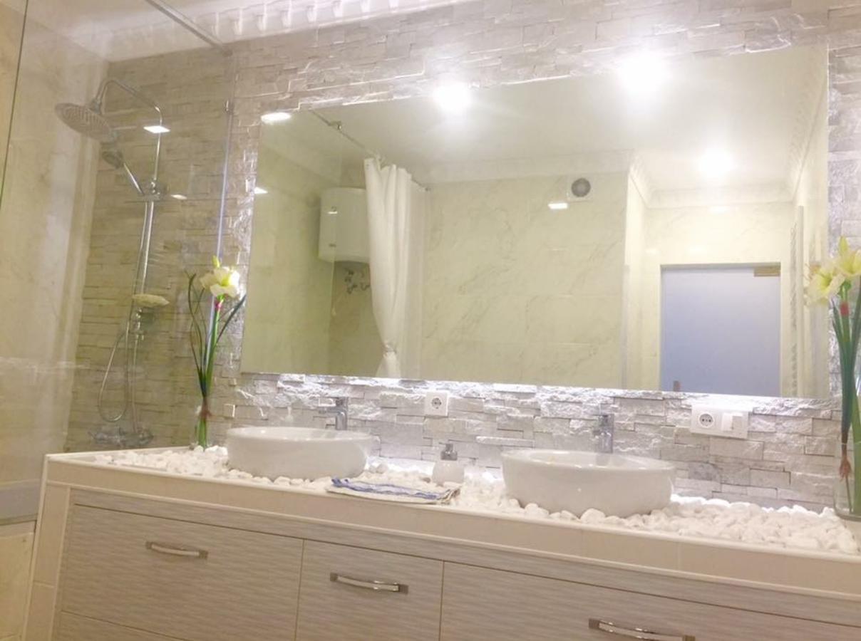 2 Bedrooms Heart Of City Center Kişinev Dış mekan fotoğraf